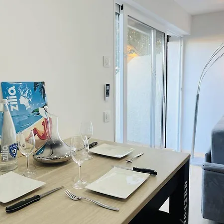 Appartement T2 Avec Terrasse, Clim, Wifi - Proche Plage, - Fr-1-63-344