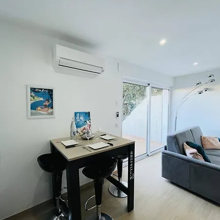 T2 Avec Terrasse, Clim, Wifi - Proche Plage, - Fr-1-63-344